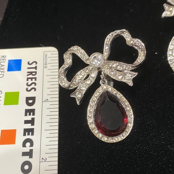 Elegant vintage Kenneth Lane Silver garnet clear CZ Bow tear drop clip Earrings - Picture 9 of 16